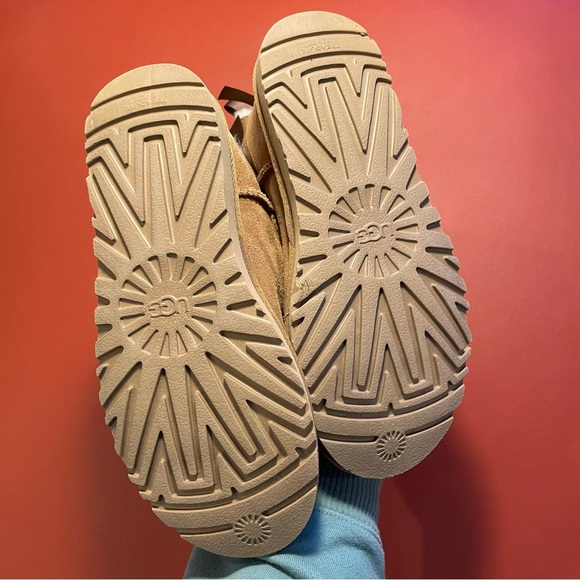 new UGG Bailey Bow 2 boots - Picture 5 of 9